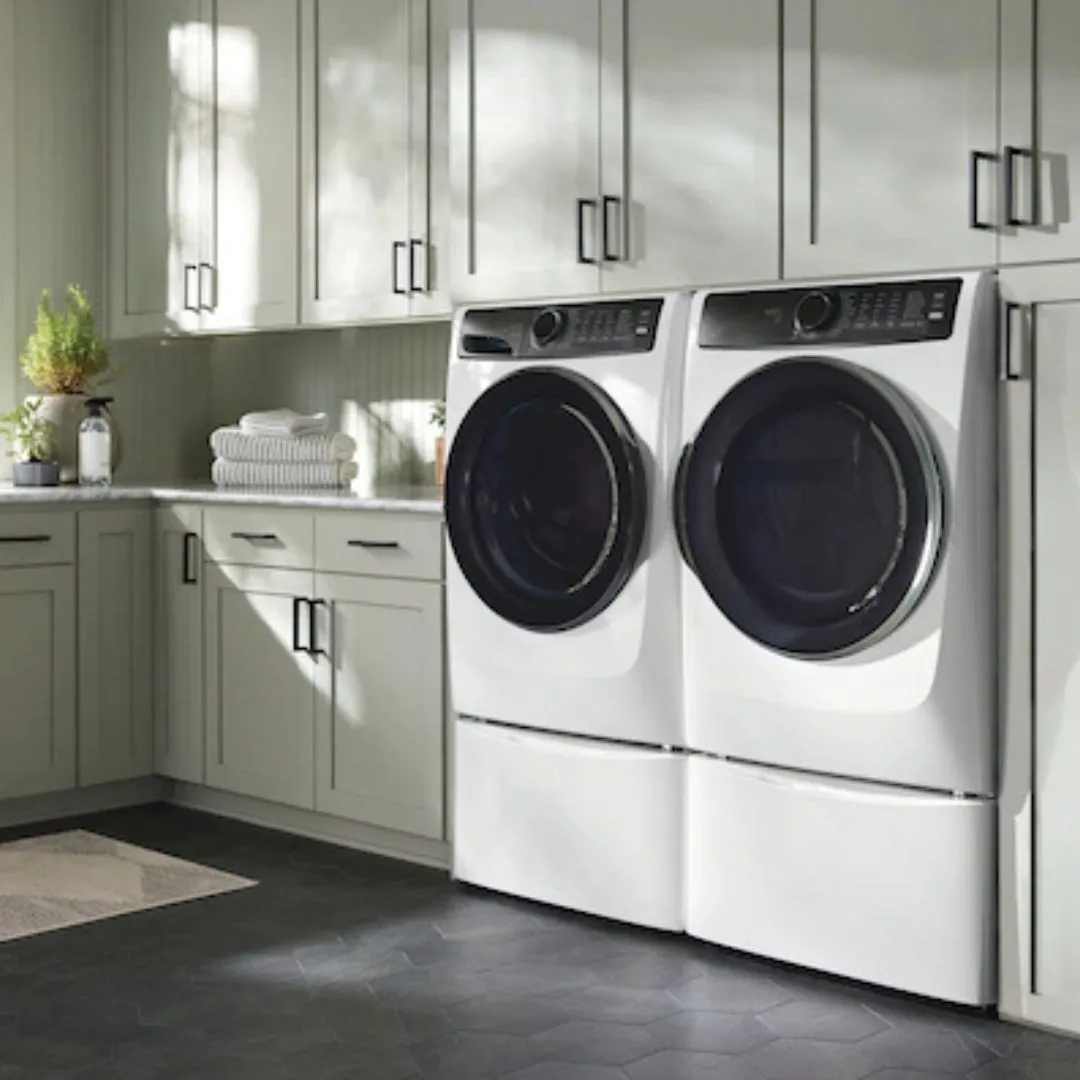 Electrolux - 8 cu. Ft Vented Gas Dryer in White - ELFG7738AW
